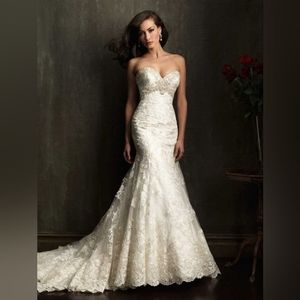 NEW/NEVER WORN Ivory Wedding Gown by Allure Bridals. Size 12. Never altered.